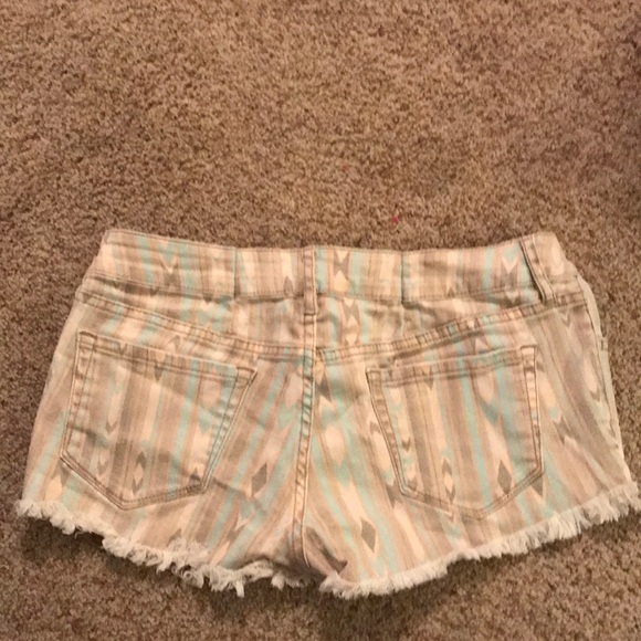 Roxy shorts - Picture 2 of 2